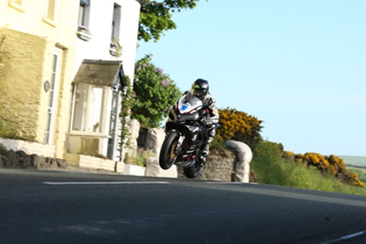 Bruce Anstey Rhencullen 2010 Wednesday Practice - click to enlarge