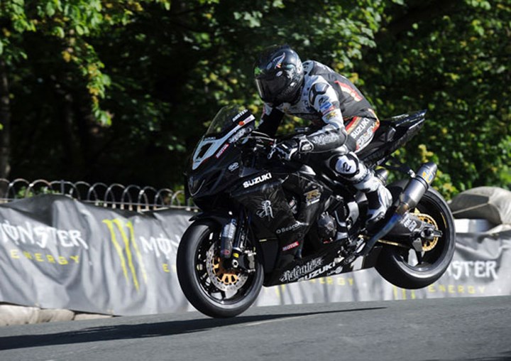 Bruce Anstey Ballaugh Bridge TT 2010 3rd Practice - click to enlarge