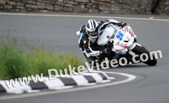 Michael Dunlop TT 2012 Goosneck Supersport 2 race - click to enlarge