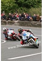 TT 2014 Bruce Anstey followed by Michael Dunlop, Gooseneck